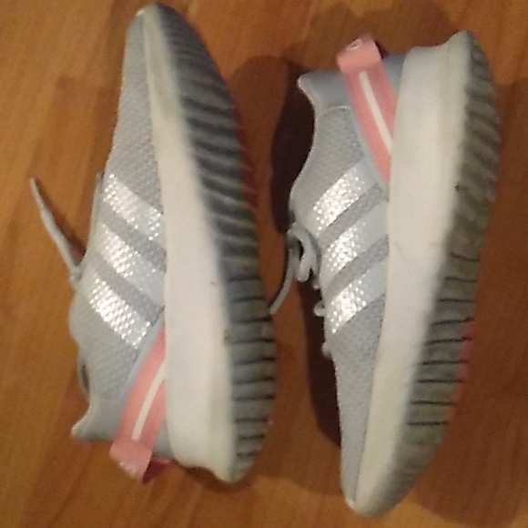 Girls Adidas Sneakers Size 3 - Picture 6 of 9